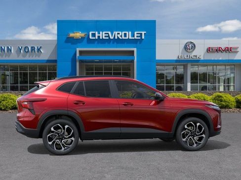 New 2026 Chevrolet Trax RS w/ Sunroof Package FWD image 5