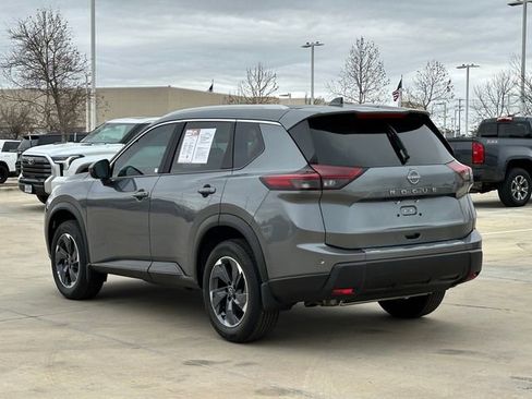 Used 2026 Nissan Rogue SV w/ SV Premium Package image 6