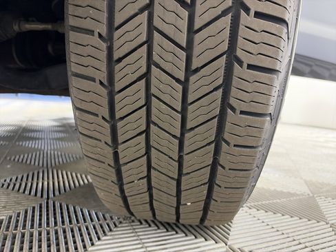 Used 2022 Nissan Frontier PRO-4X image 12