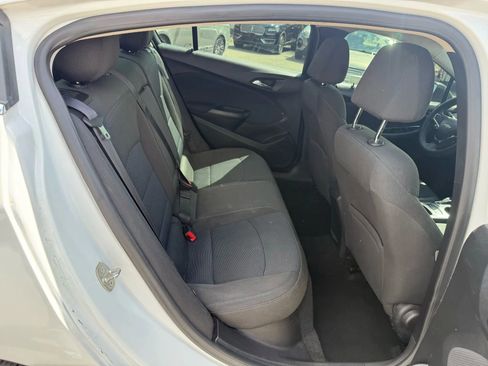 Used 2016 Chevrolet Cruze LT image 25