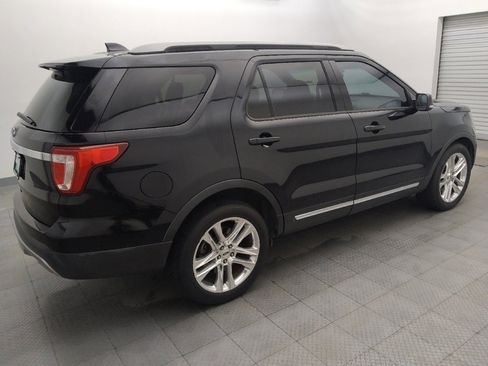 Used 2017 Ford Explorer XLT w/ Equipment Group 202A FWD image 10