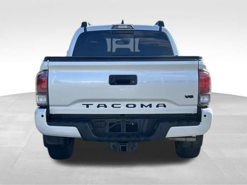 Used 2022 Toyota Tacoma TRD Sport w/ Technology Package AWD/4WD image 4