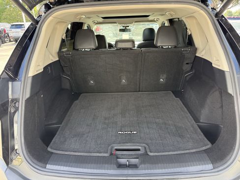 Used 2021 Nissan Rogue SV w/ Premium Package FWD image 31