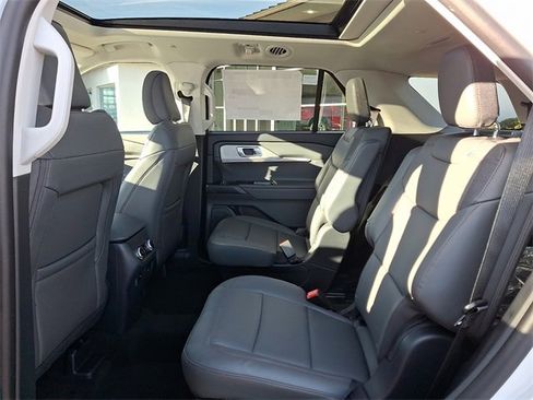 New 2026 Ford Explorer Active image 5