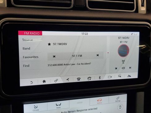 Used 2020 Land Rover Range Rover Long Wheelbase HSE image 19