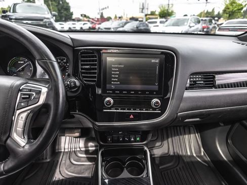 Used 2022 Mitsubishi Outlander GT AWD/4WD image 24