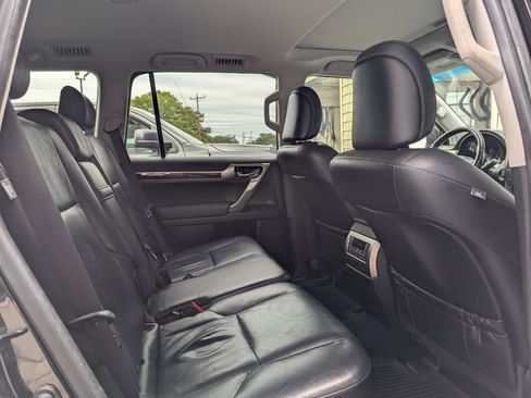 Used 2017 Lexus GX 460 Premium image 23