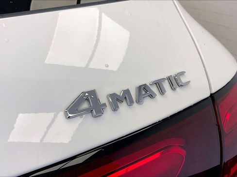 Used 2024 Mercedes-Benz GLC 300 4MATIC image 6