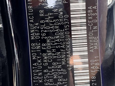 Used 2025 Toyota Camry SE image 32