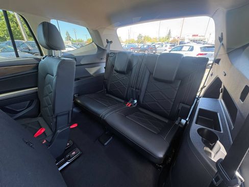 Used 2026 Volkswagen Atlas SE FWD image 32