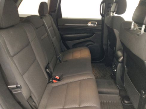 Used 2018 Jeep Grand Cherokee Laredo AWD/4WD image 19