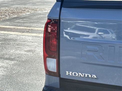 Used 2024 Honda Ridgeline Sport image 9