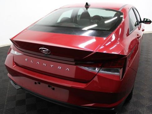 Used 2021 Hyundai Elantra SE w/ Cargo Package image 6