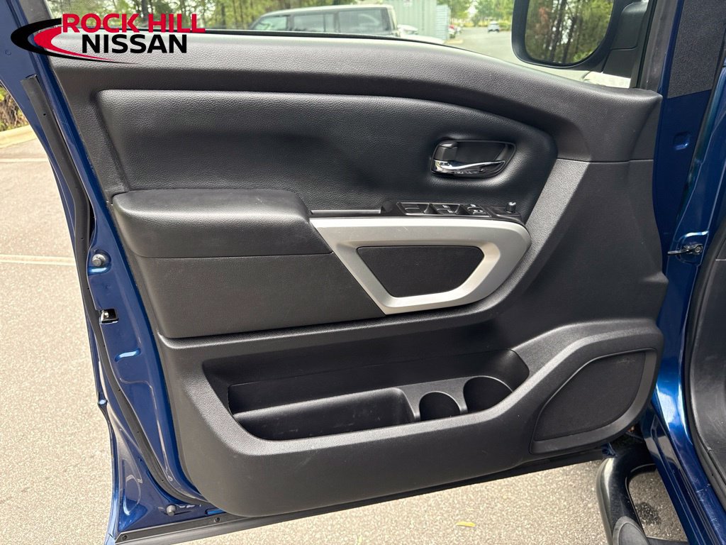 Used 2019 Nissan Titan SV AWD/4WD image 13