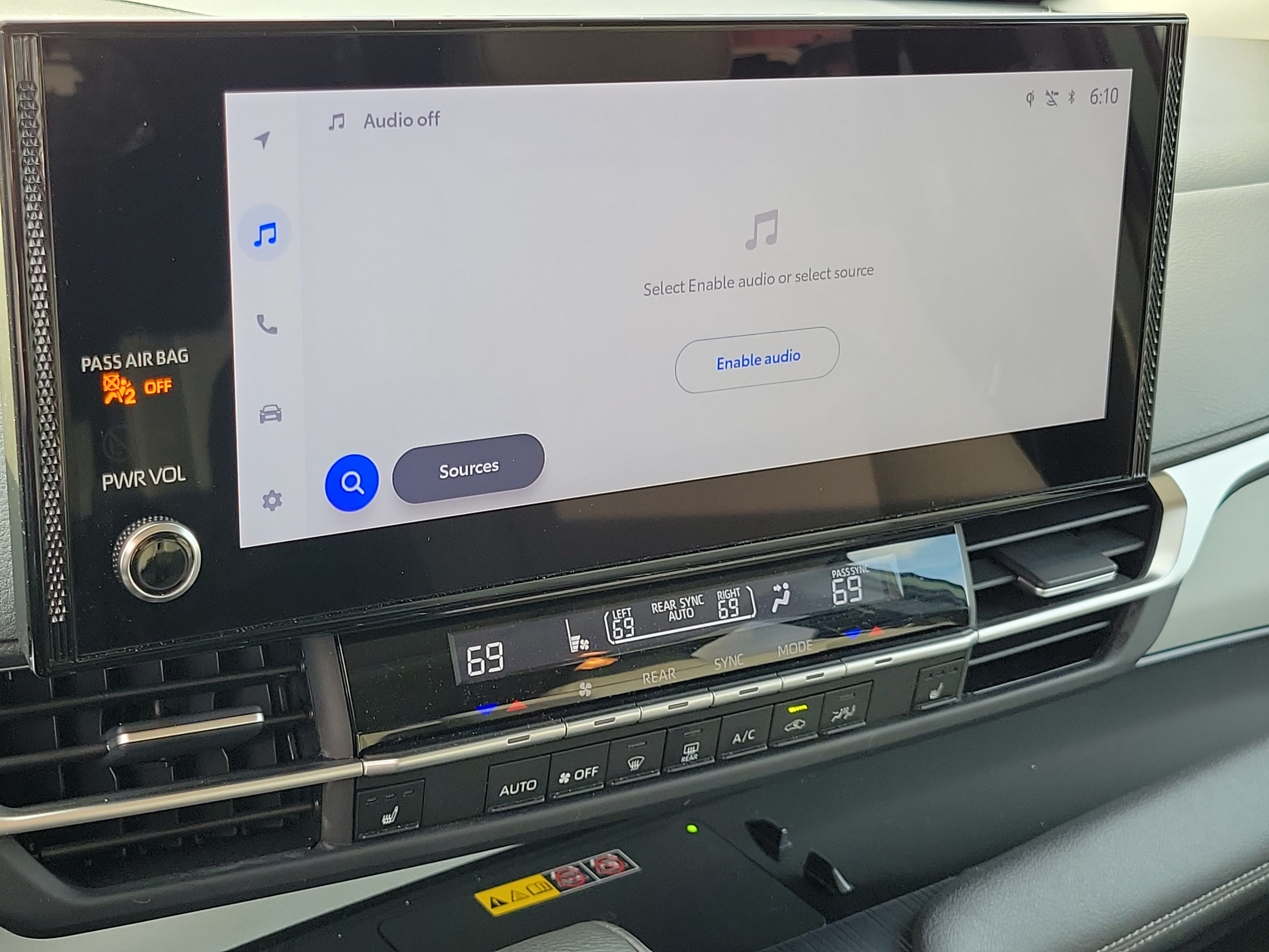 Used 2026 Toyota Sienna XLE FWD image 15