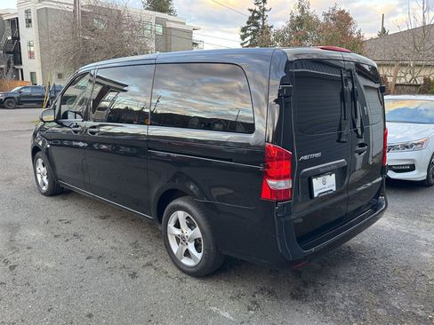 Used 2018 Mercedes-Benz Metris Passenger image 10