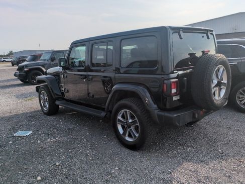 Used 2021 Jeep Wrangler Unlimited Sahara w/ Uconnect 4C Nav & Sound Group AWD/4WD image 6