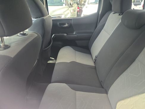 Used 2020 Toyota Tacoma TRD Off-Road image 17