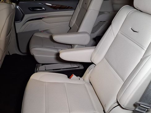 Certified 2024 Cadillac Escalade Premium Luxury Platinum image 21