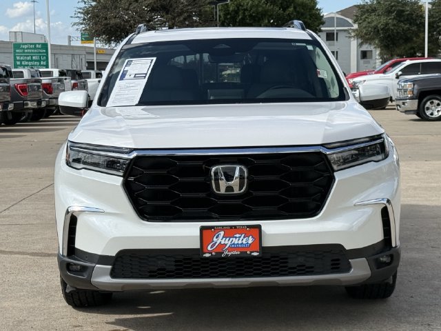 Used 2025 Honda Pilot Touring image 9