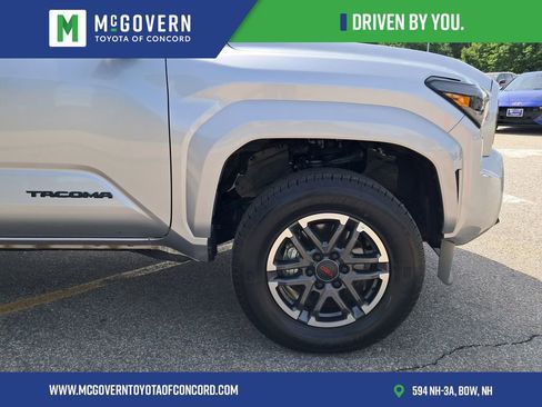 Used 2025 Toyota Tacoma TRD Sport AWD/4WD image 11