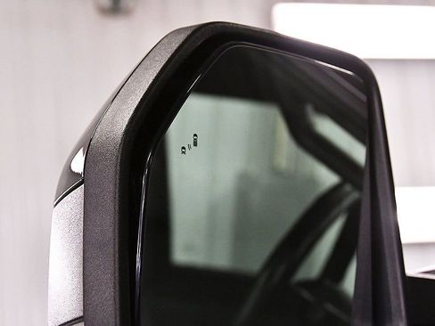 Used 2025 Ford F450 Platinum w/ FX4 Off-Road Package image 15