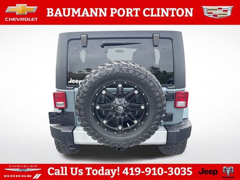 Used 2014 Jeep Wrangler Unlimited Sahara w/ Dual Top Group AWD/4WD image 6