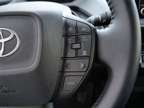 Certified 2025 Toyota Prius LE image 29