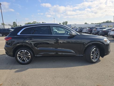 Certified 2025 Audi Q5 Premium Plus w/ Premium Plus AWD/4WD image 8