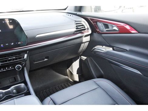 Used 2024 Chevrolet Traverse Z71 AWD/4WD image 13