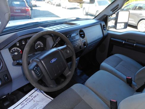 Used 2016 Ford F250 XL w/ Power Equipment Group AWD/4WD image 16
