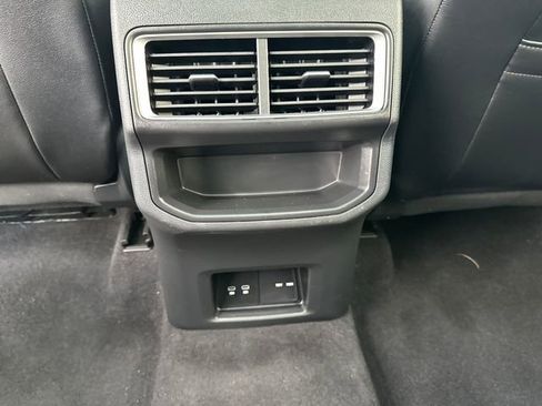 Certified 2024 Volkswagen Atlas Cross Sport SE w/ Panoramic Sunroof Package AWD/4WD image 34