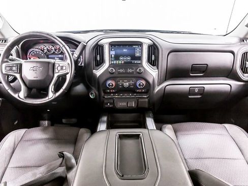 Used 2019 Chevrolet Silverado 1500 LT Trail Boss AWD/4WD image 18