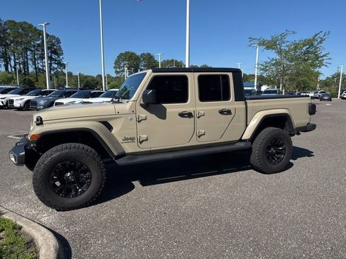 Used 2020 Jeep Gladiator Overland w/ Popular Equipment Package AWD/4WD image 13