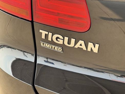 Used 2017 Volkswagen Tiguan S image 8