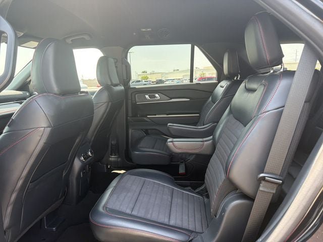 Used 2025 Ford Explorer ST-Line AWD/4WD image 7