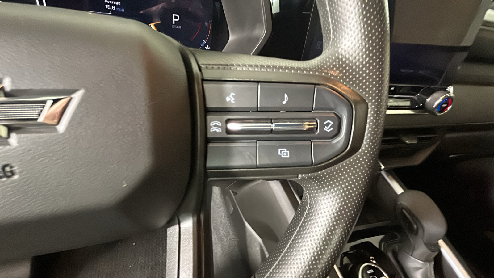 Used 2024 Chevrolet Colorado Trail Boss w/ Advanced Trailering Package AWD/4WD image 20