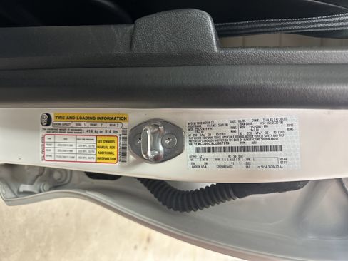 Used 2020 Ford Escape Titanium image 35