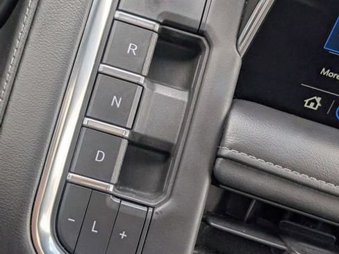 Used 2021 Chevrolet Suburban LT AWD/4WD image 23