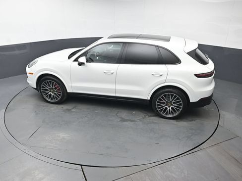 Used 2022 Porsche Cayenne AWD/4WD image 45