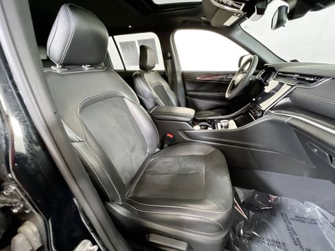 Used 2023 Jeep Grand Cherokee Altitude image 27