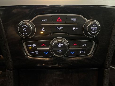 Used 2023 Chrysler 300 Touring L w/ Popular Equipment Group image 12