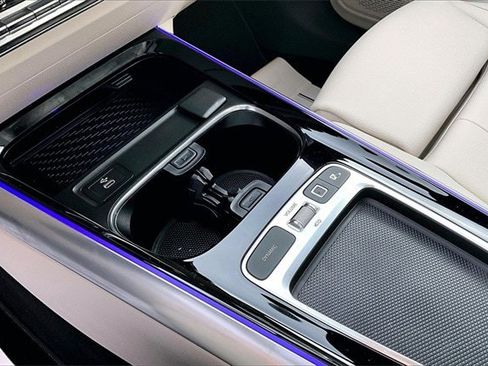 Certified 2025 Mercedes-Benz GLA 250 4MATIC image 21