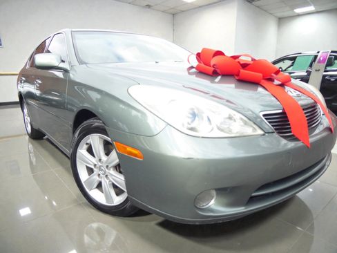 Used 2005 Lexus ES 330 image 1