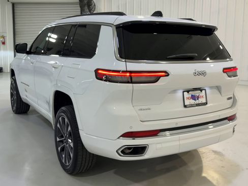 Used 2025 Jeep Grand Cherokee L Overland AWD/4WD image 8