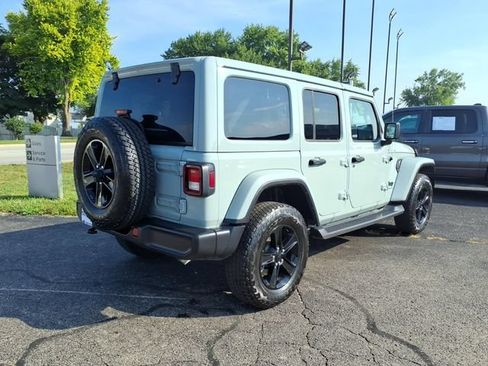 Used 2023 Jeep Wrangler Unlimited Sahara AWD/4WD image 7