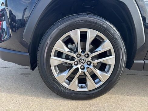 Certified 2022 Toyota RAV4 XLE Premium AWD/4WD image 6