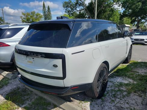 Used 2023 Land Rover Range Rover Long Wheelbase SE AWD/4WD image 3