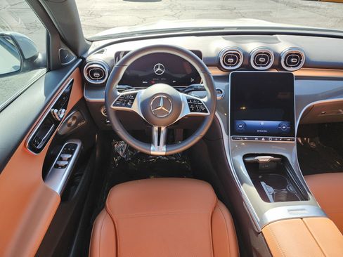 Used 2023 Mercedes-Benz C 300 4MATIC Sedan image 2