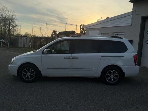 Used 2014 Kia Sedona EX w/ Luxury Package FWD image 4